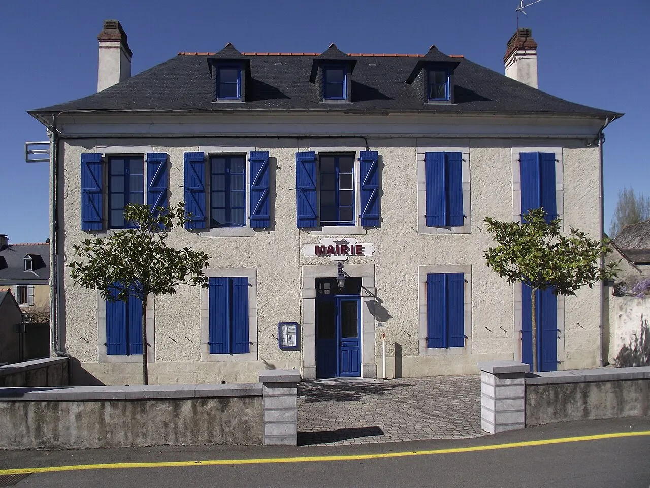 Mairie d'Adé (Hautes-Pyrénées, France)