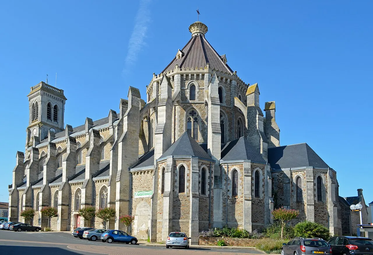 Église Saint-Benoît, construite entre 1904 et 1905 par l'architecte Alcide Boutaud - Aizenay (Vendée)