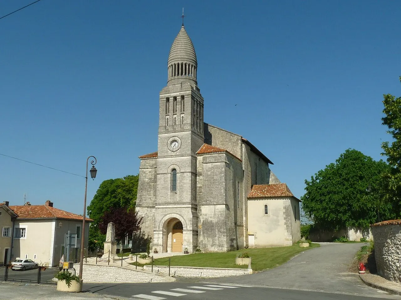 église d'Allemans, Dordogne, France