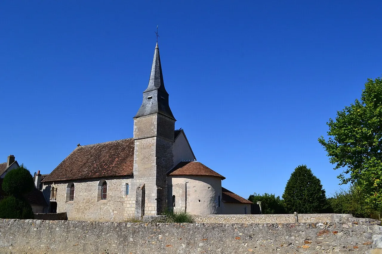 L'église Notre-Dame d'Areines (Loir-et-Cher, France) se compose d'une nef rectangulaire couverte en charpente, d'une courte travée de chœur…