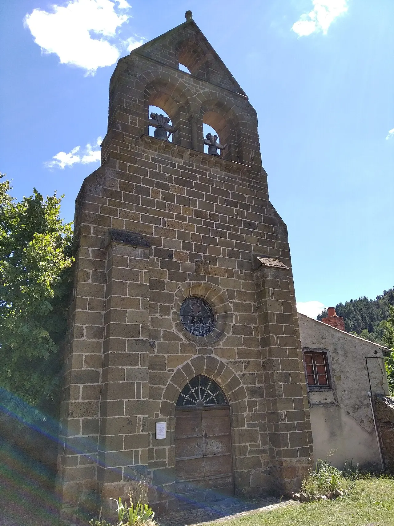 Église Saint-Pierre d'Arlet.