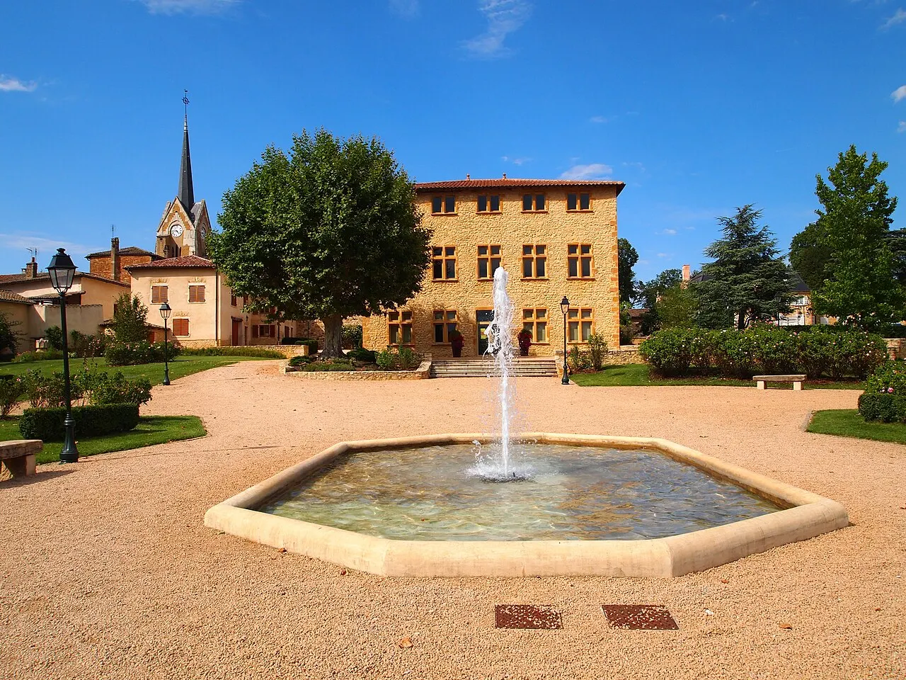 Mairie d'Arnas.