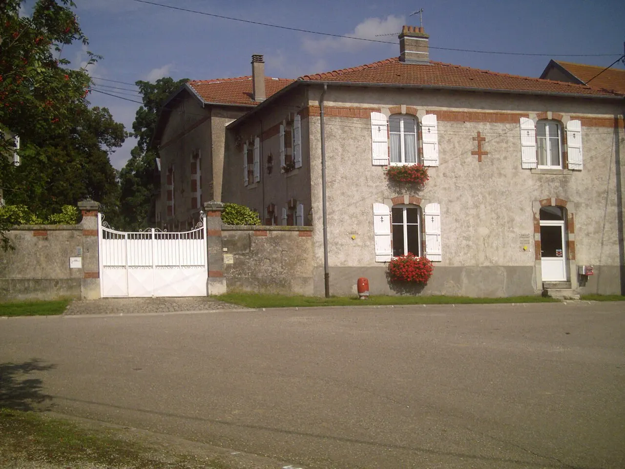 Maison forte a Arraye