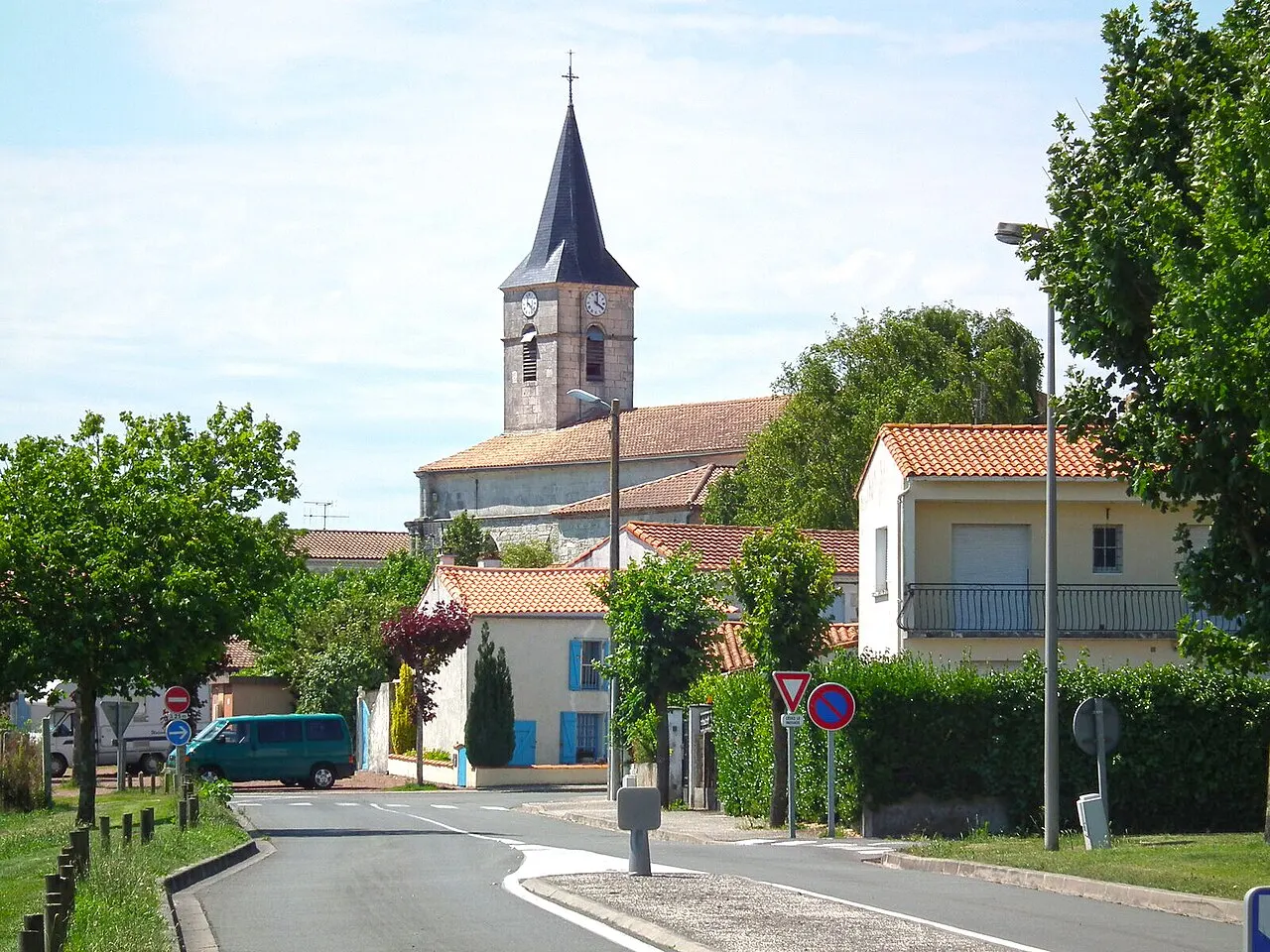 Version retouchée de Entrée d'Arvert.jpg (image éclaircie)
