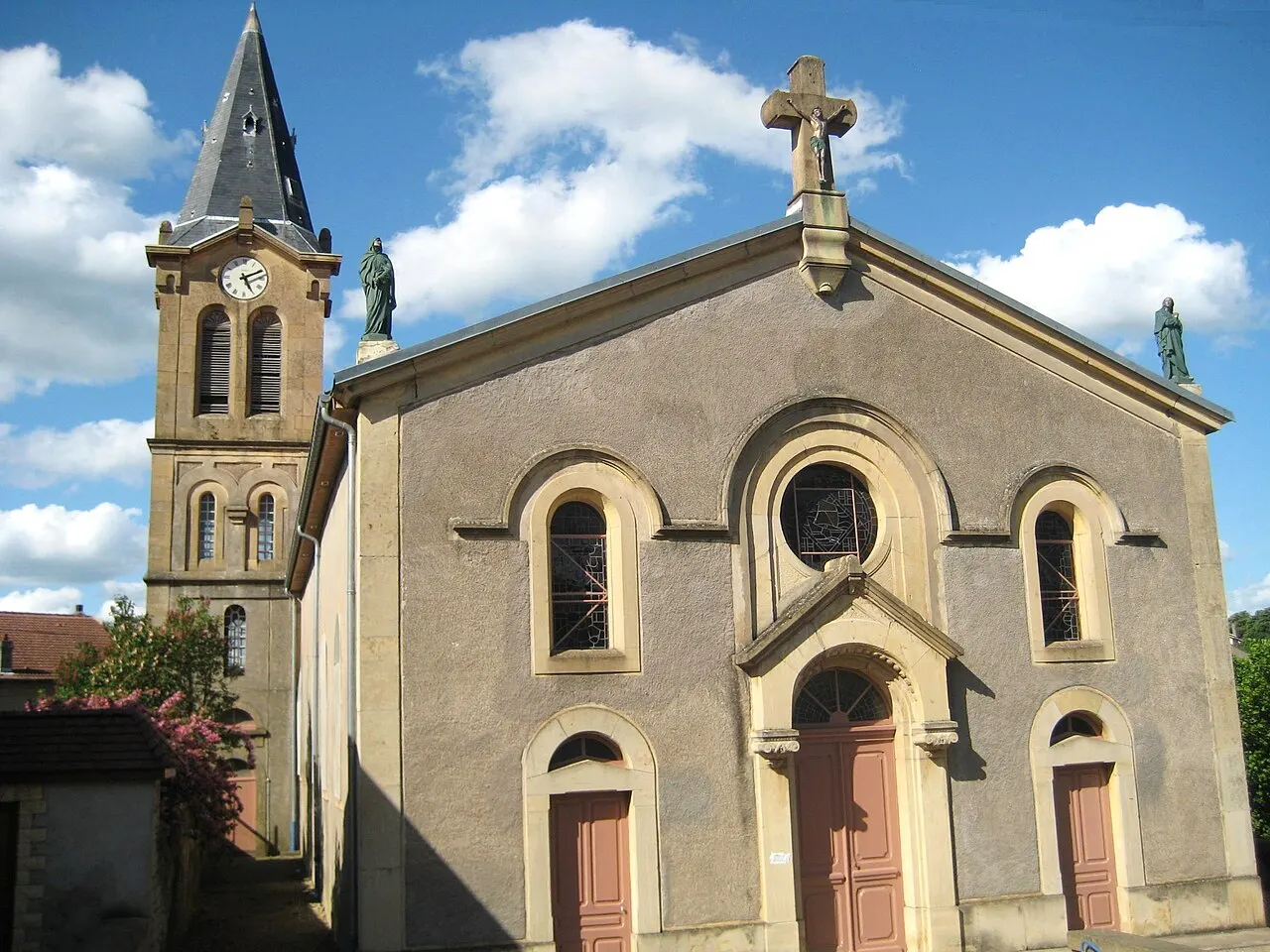 DescriptionEglise Auboué.jpg Église d'Auboué Date 18 May 2009 Source mon appareil photo Author Aimelaime