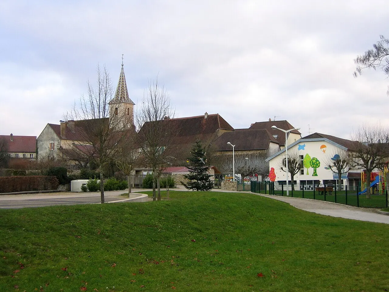 Vue d'ensemble du village d'Authume