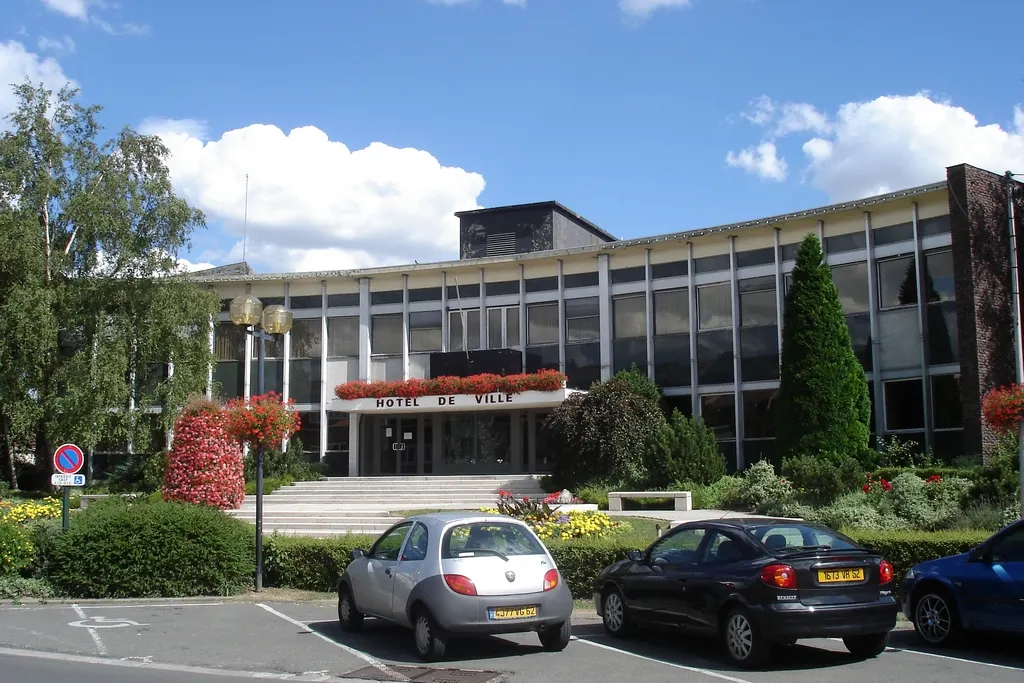 Mairie d'Avion (62210, France). Photo prise par Sofian.