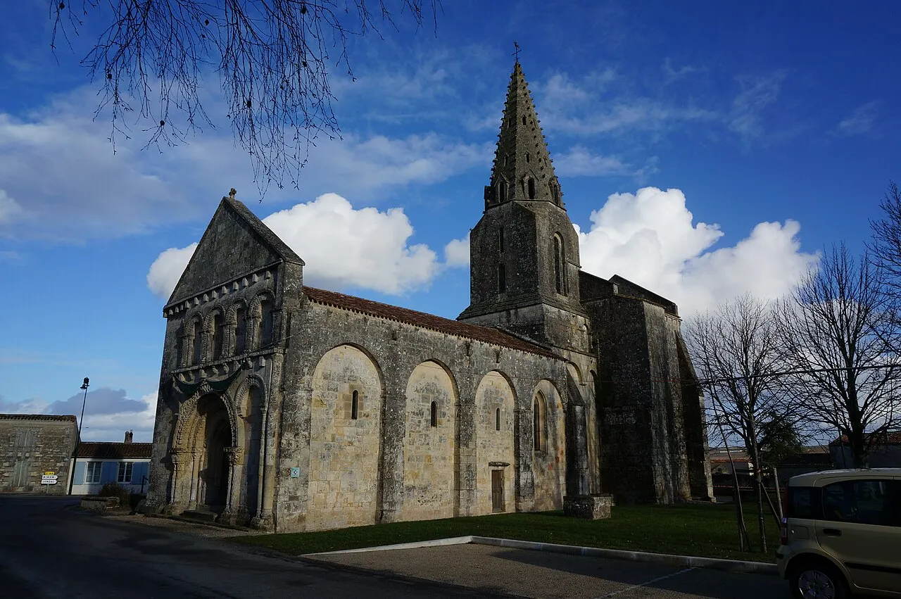 Face sud de l'église.