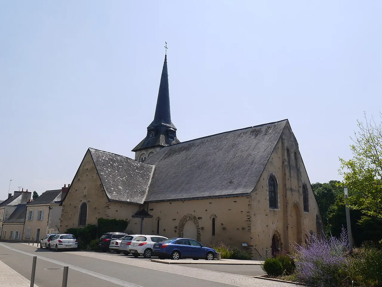 Azé église St-Saturnin