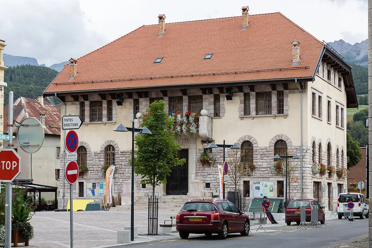 La mairie de fr:Barcelonette (France).