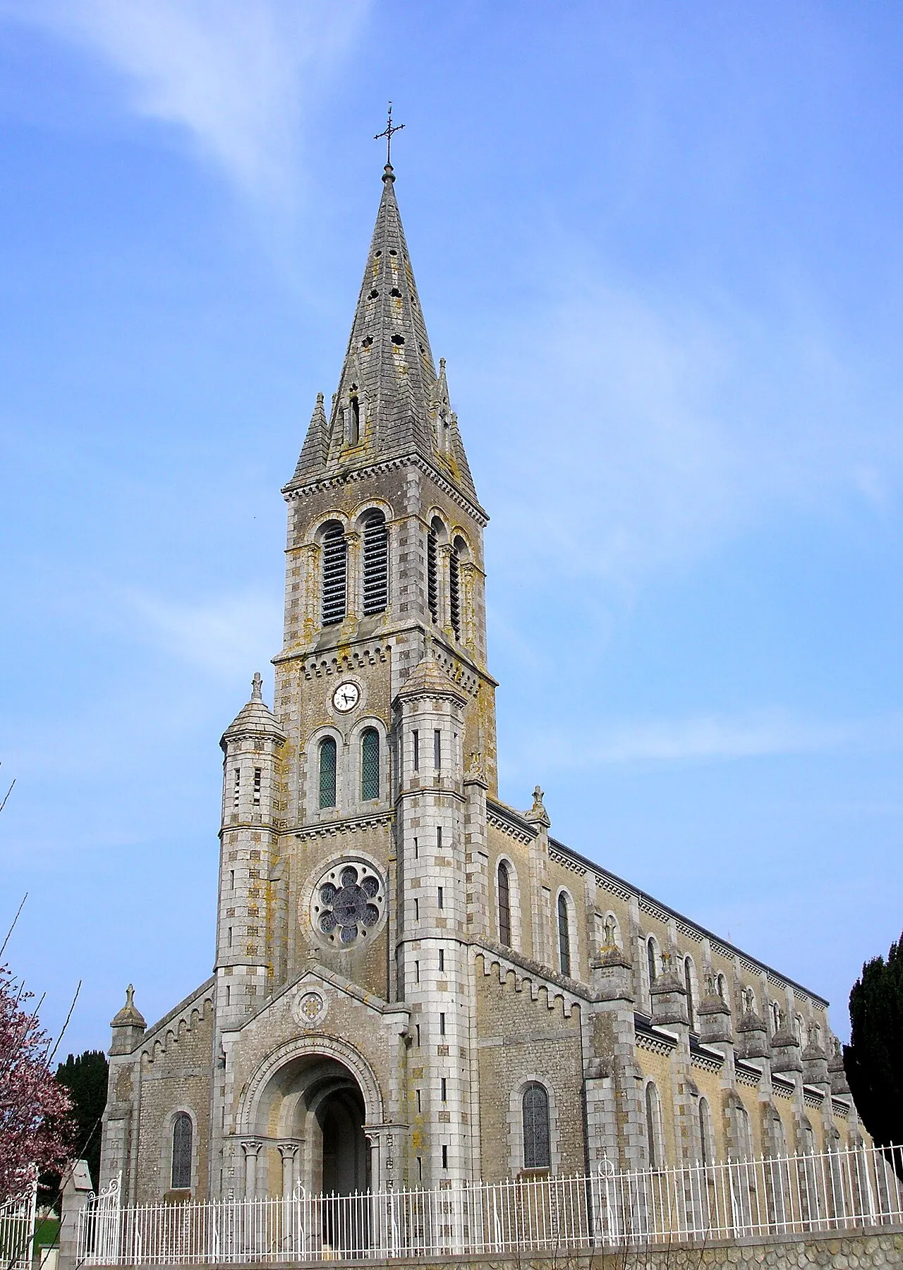 Barenton (Normandie, France). L'église.