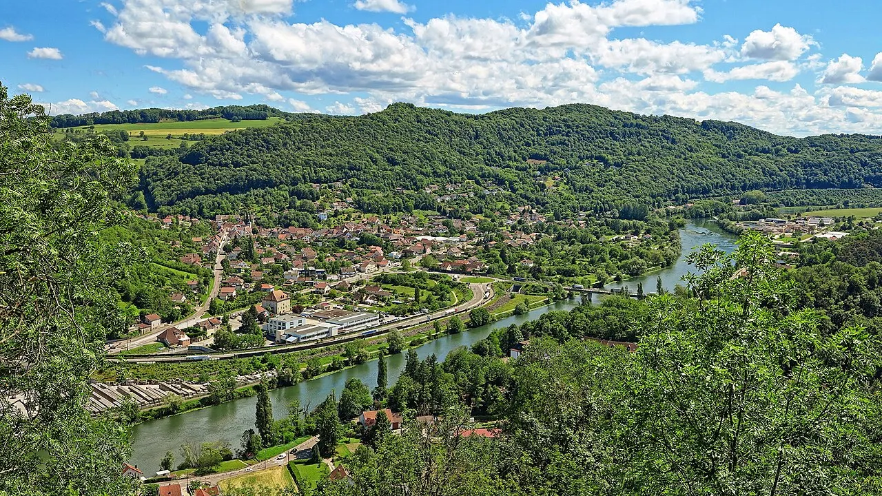 Le village de Beure vu depuis la colline de Rosemont