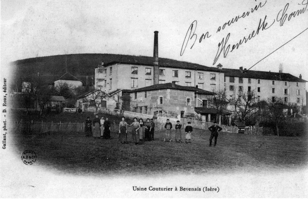 Bévenais, usine couturier en 1904. p. 24 l'Isère les 533 communes. Photo Gallant phot. - D. Roux éditeur