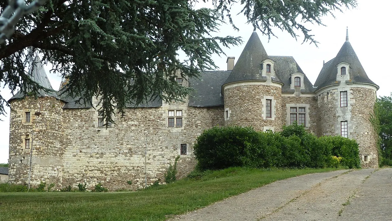 Château de Blaison, Blaison-Gohier, Maine-et-Loire, France. Construit au 12e siècle, reconstruit aux 15e et 16e, restauré au 20e. Il…