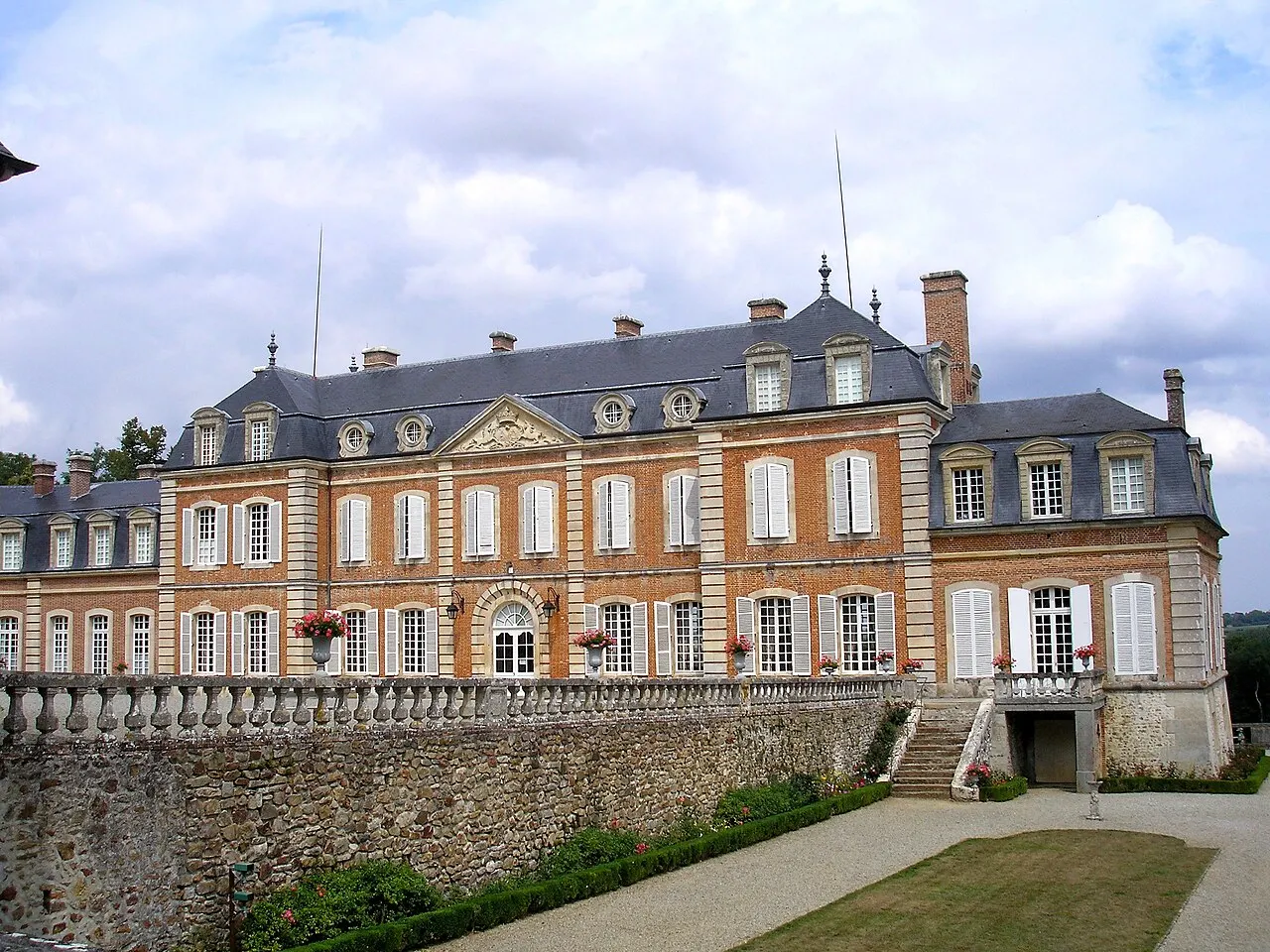 Saint-Christophe-le-Jajolet (Normandie, France). Façade sud-ouest du château de Sassy.