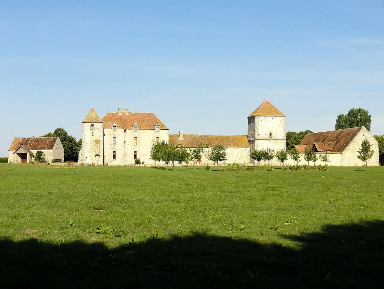 Vue d'ensemble depuis l'est.