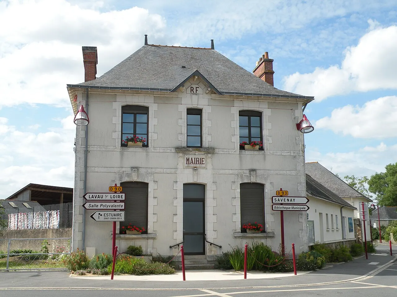 Mairie de Bouée.