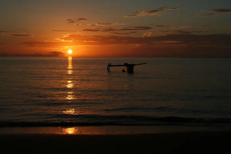 Coucher de soleil sur la plage Robinson, près de Boueni, à Mayotte