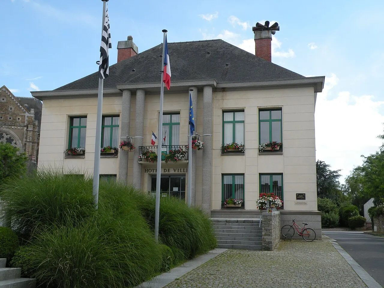 Mairie de Bouvron.