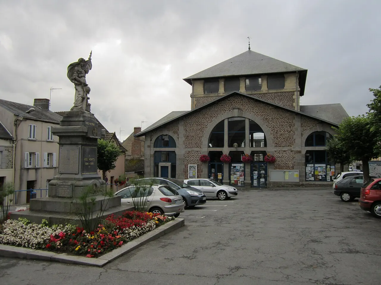 ancienne halle de fr:Bréhal