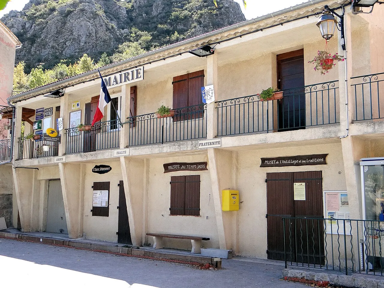 Briançonnet - Mairie et musée de l'outillage