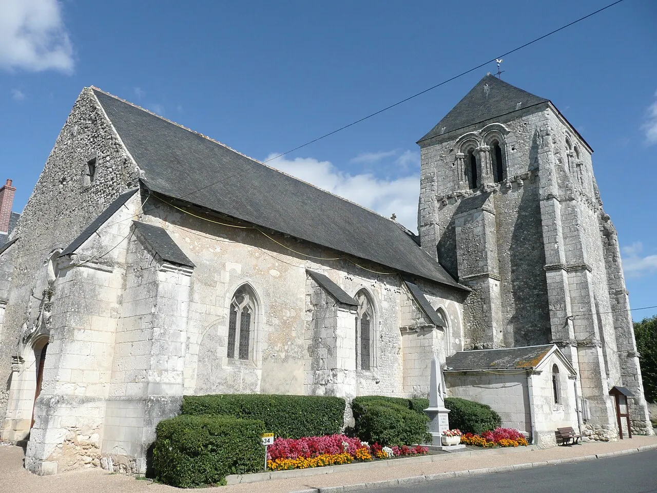 Église Notre-Dame de Broc (Maine-et-Loire, France).