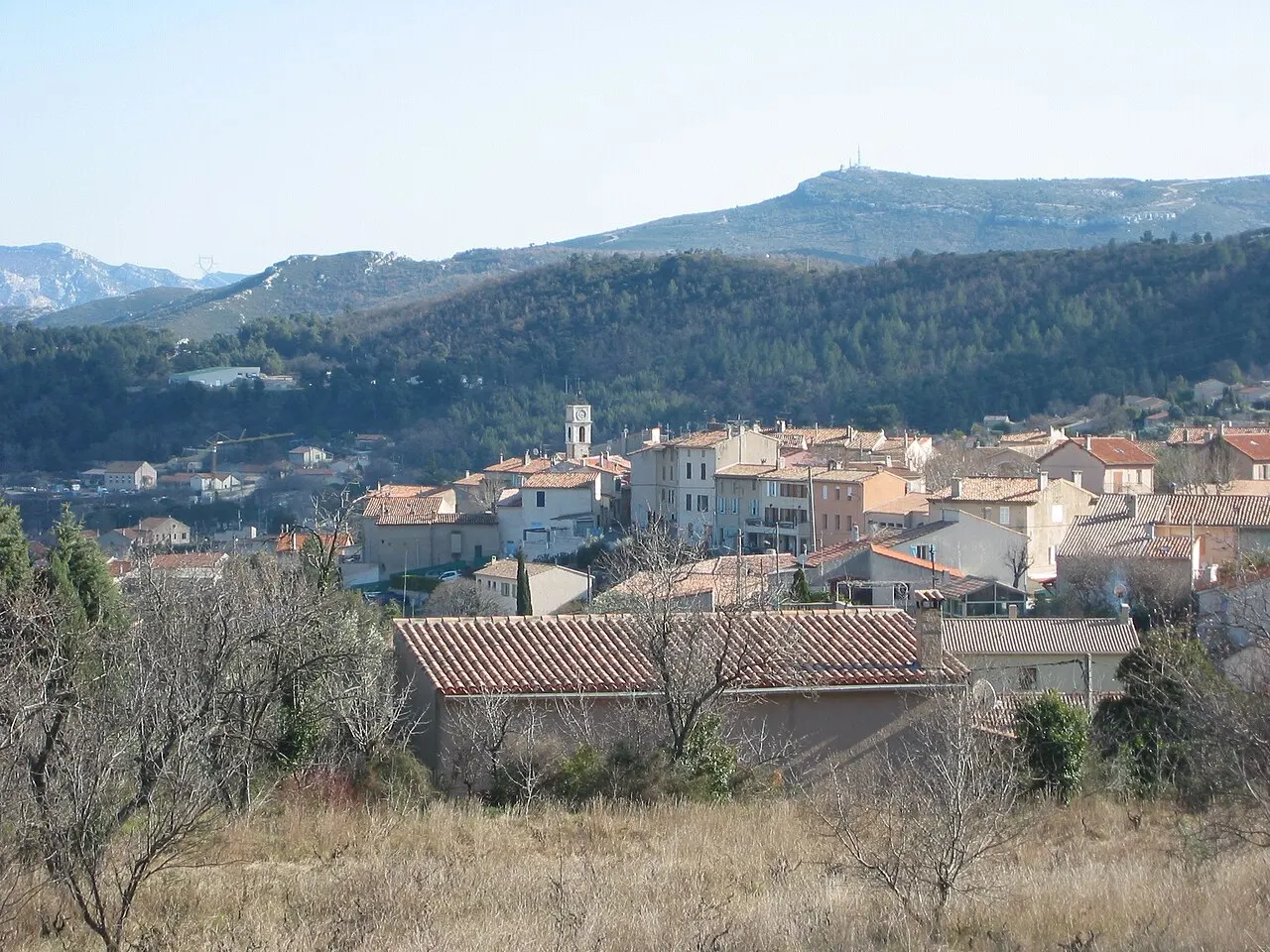 fr:Cadolive, Bouches-du-Rhône, France. Photo prise depuis la D7, à l'entrée ouest du village, côté fr:Saint-Savournin. Photo prise le 1er…