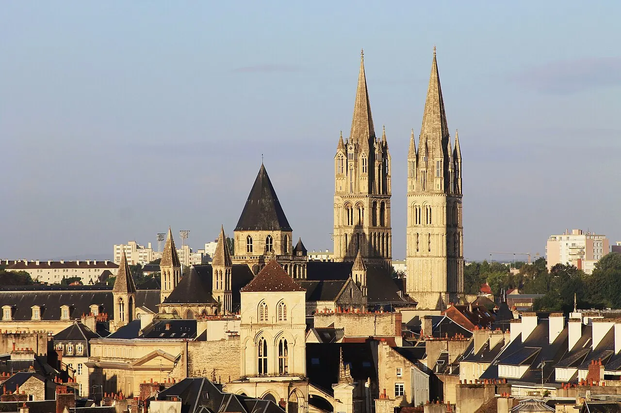 Vue sur les clochers de Caen depuis le château (Calvados / France)