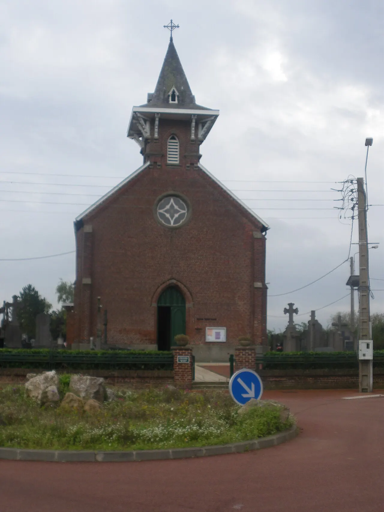 Vue de l'église Saint-Vaast de Capinghem.