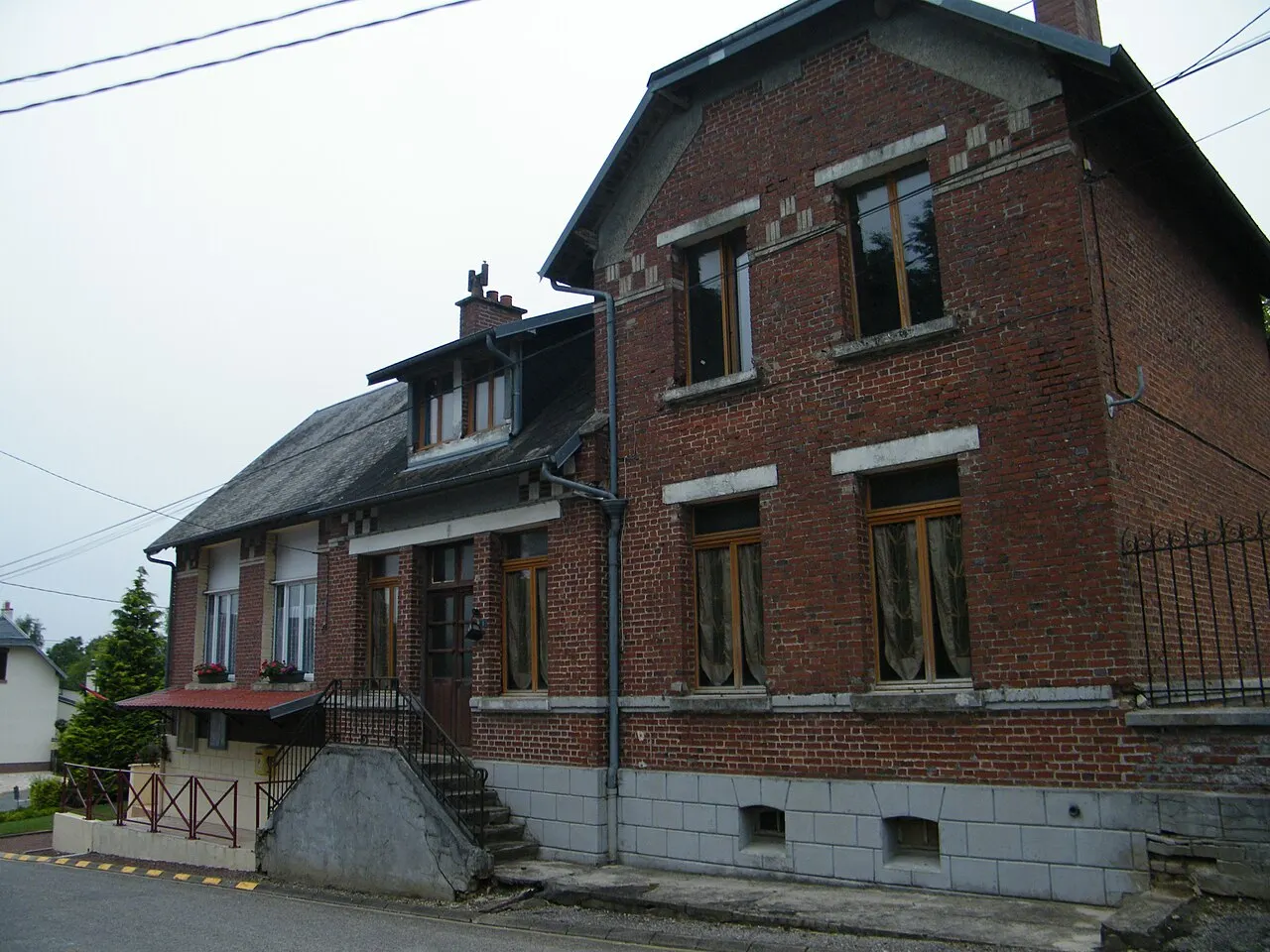 Mairie de Carnoy, Somme, France, commune de Carnoy-Mametz.