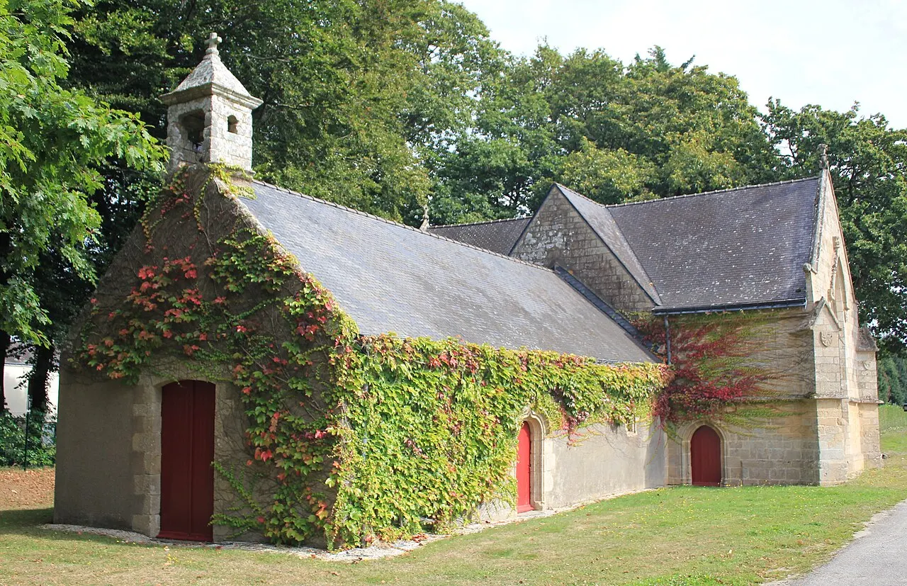 Chapelle Notre-Dame-de-Trescoët : vue principale depuis le sud-ouest