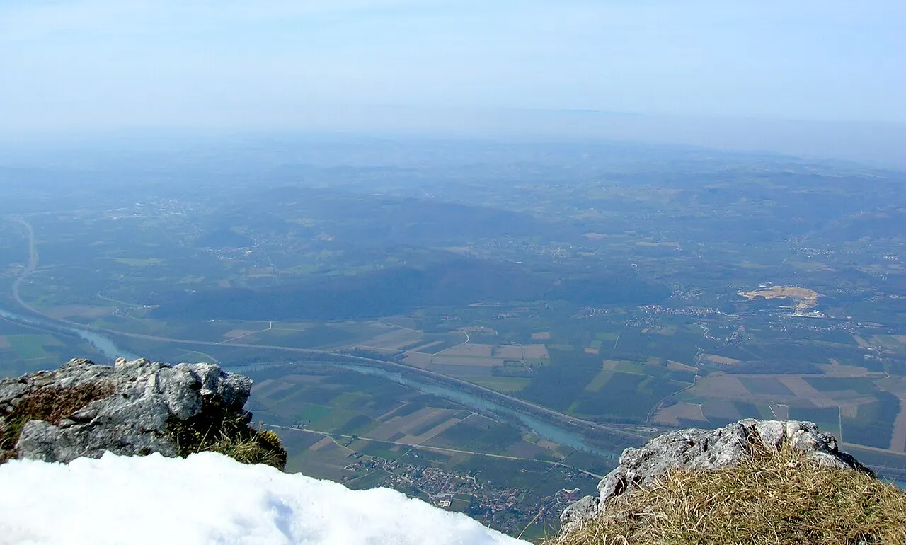 panorama depuis La Cheminée sur la Vallée de l'Isère, commune de Autrans, Isère, France. Rando Autrans > pré de Gève > la cheminée > Bec de…