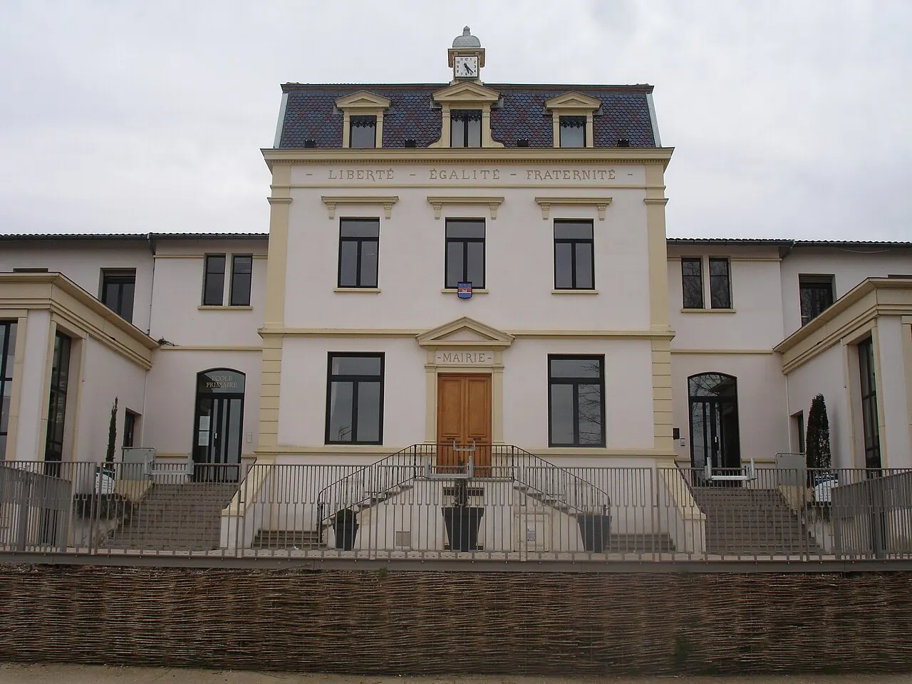 Charly (69) : La mairie