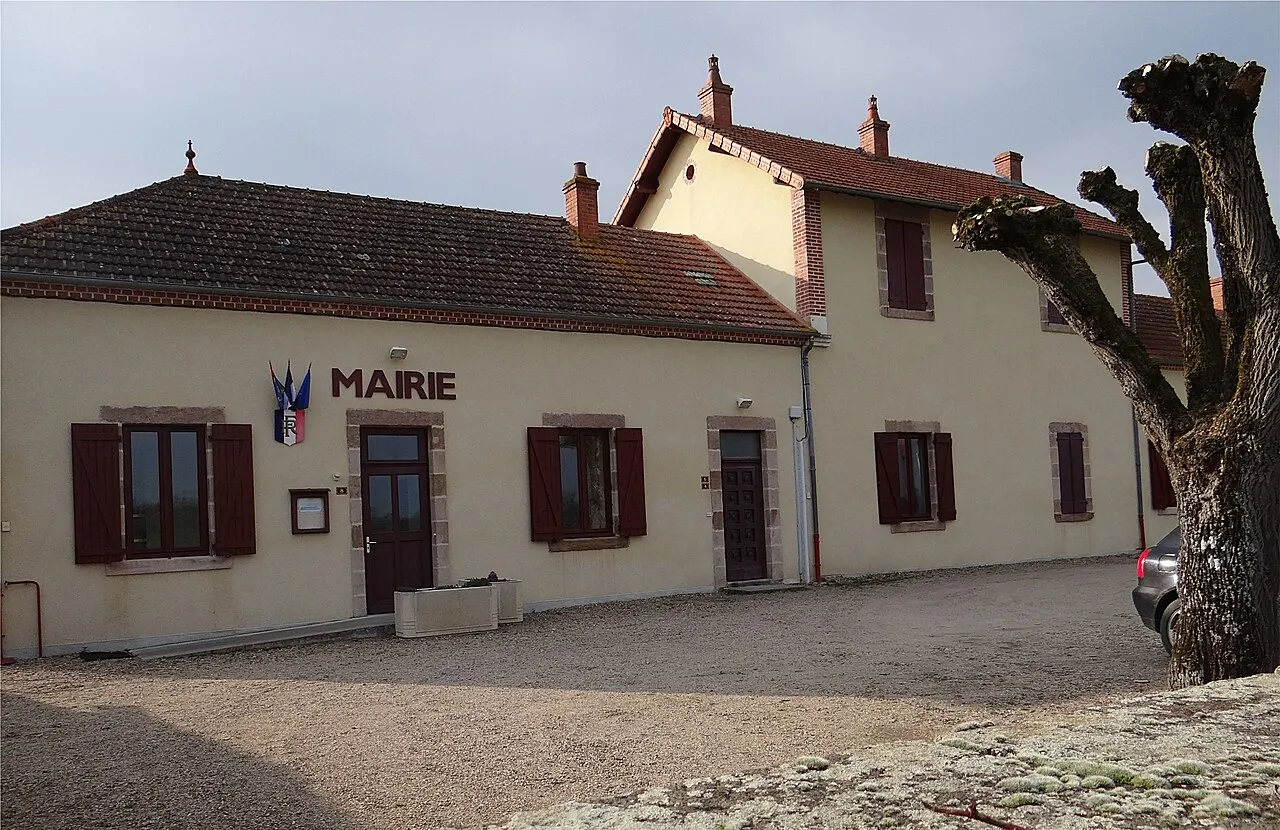 Mairie de Chézy, Allier, France.