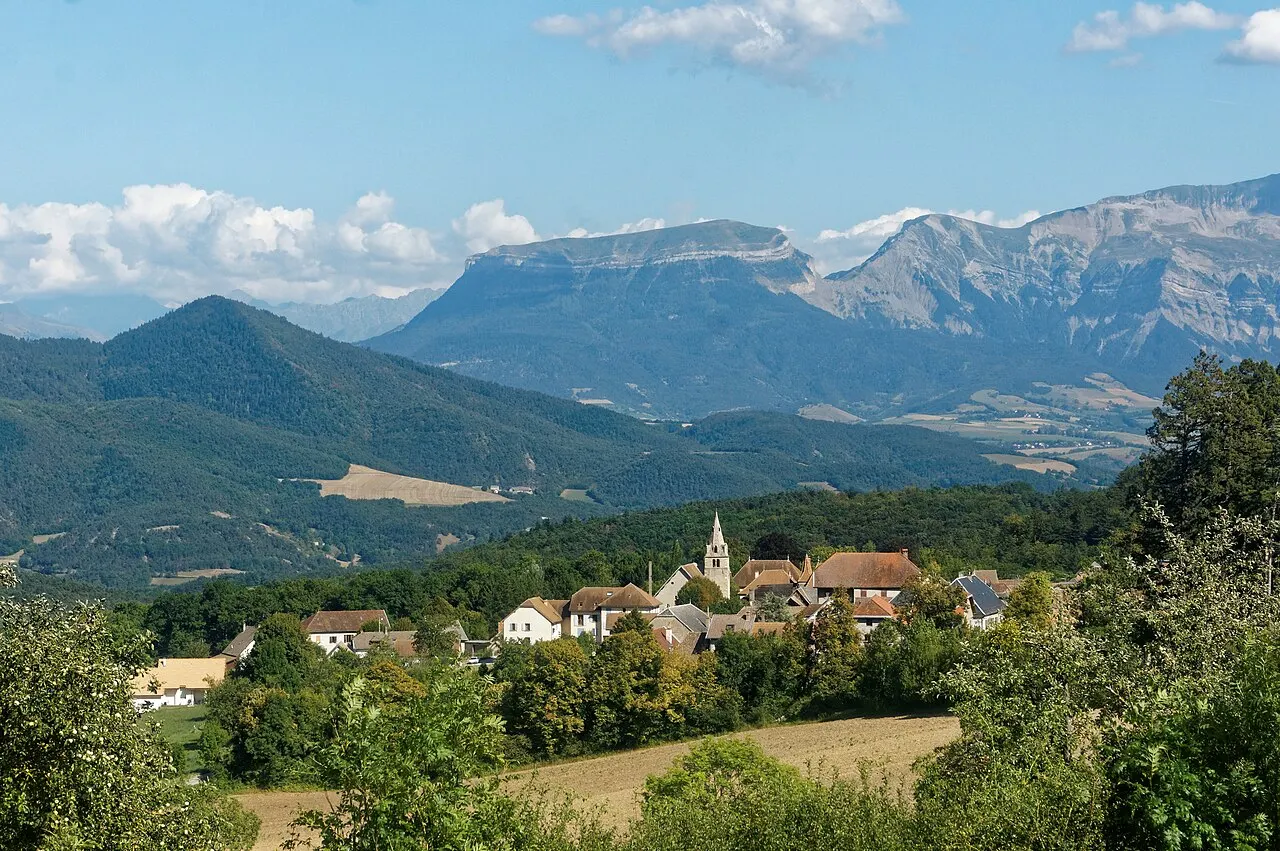 Vue de Clelles depuis le chemin des Hormes 2016-09-01