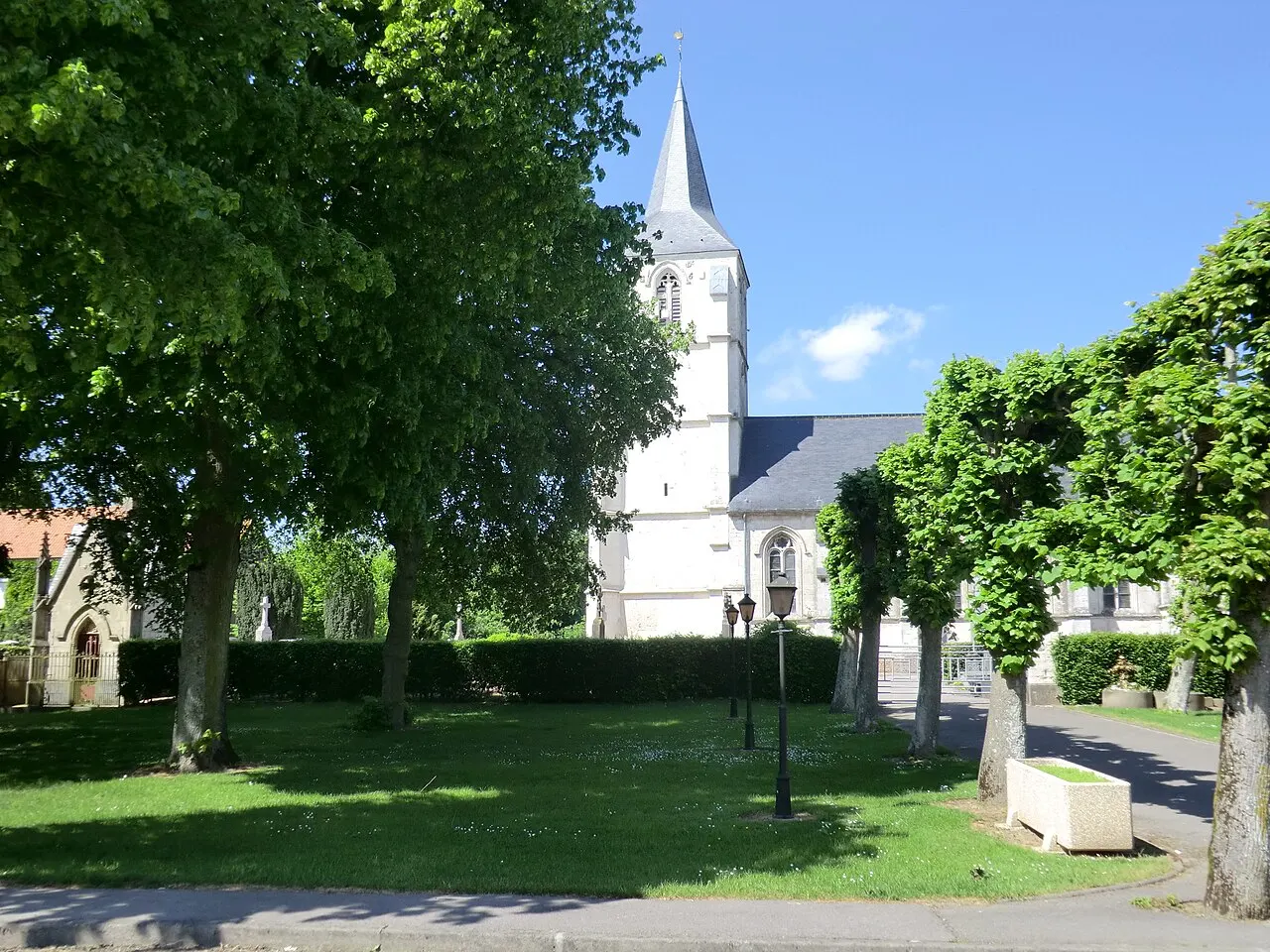 Église de Cléty, village du Nord-Pas-de-Calais, France.
