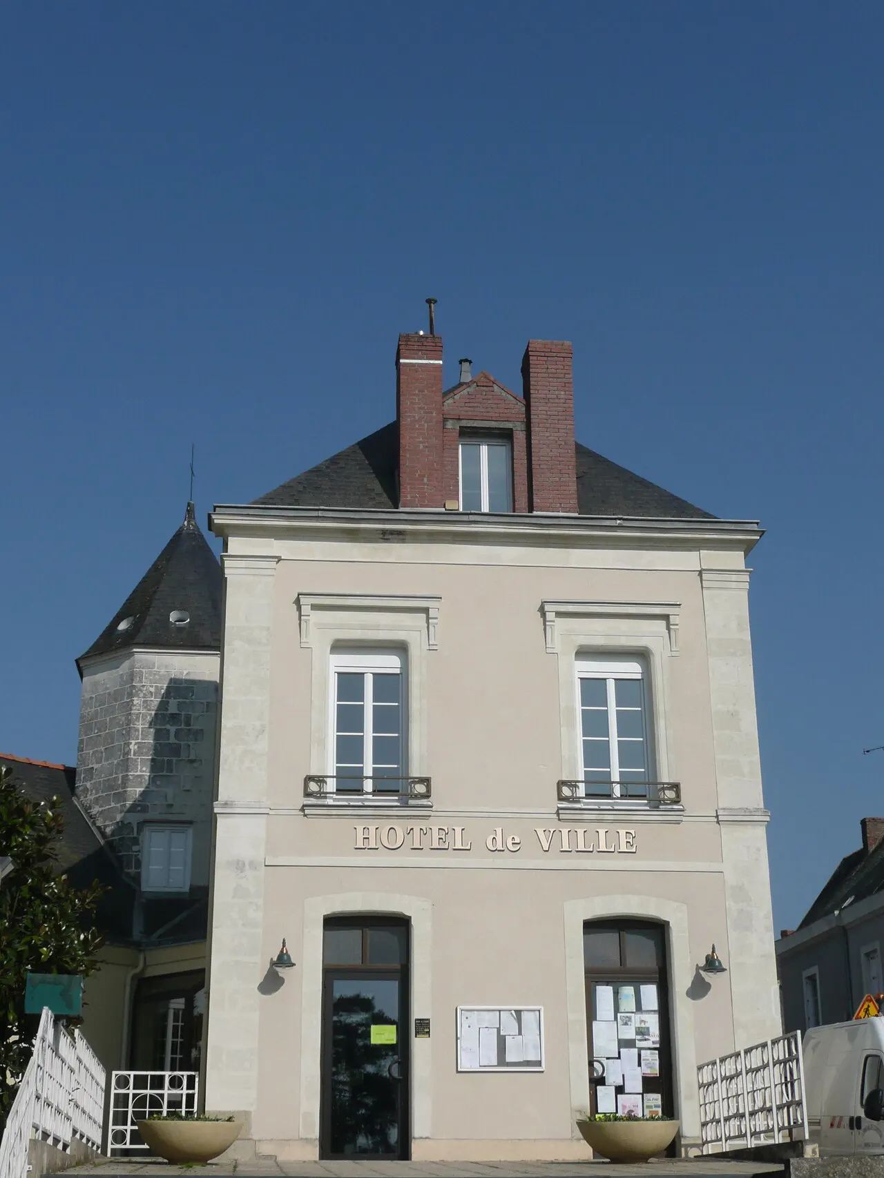 Mairie de Combré