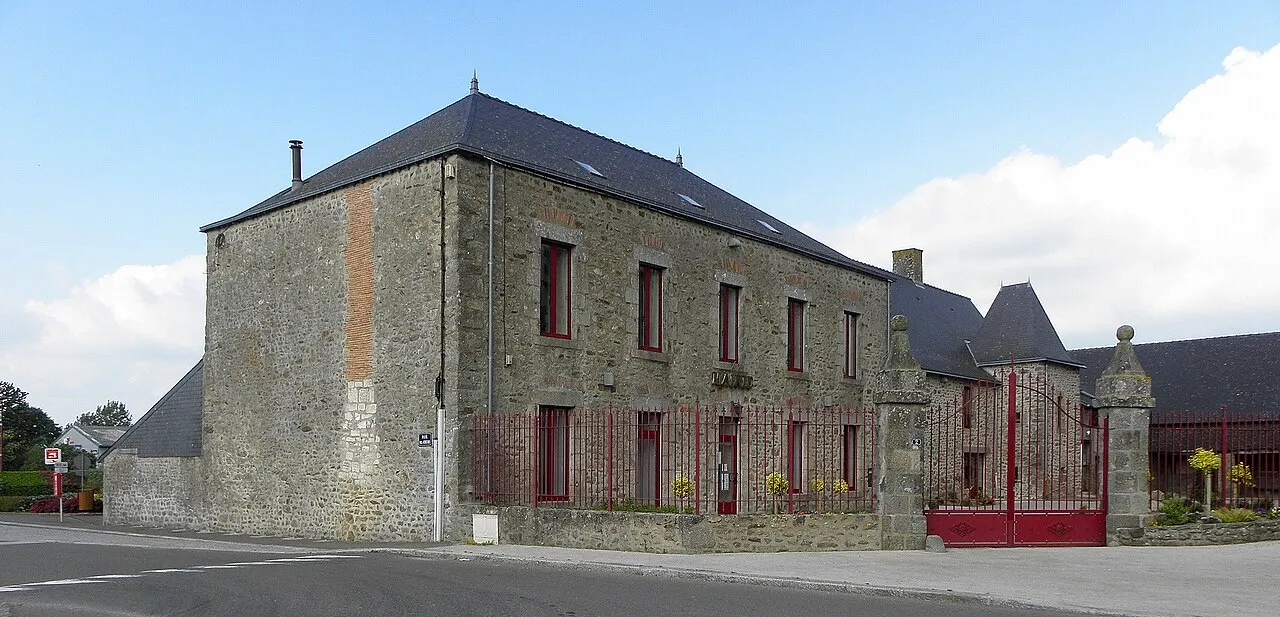 Mairie de Commer (53).