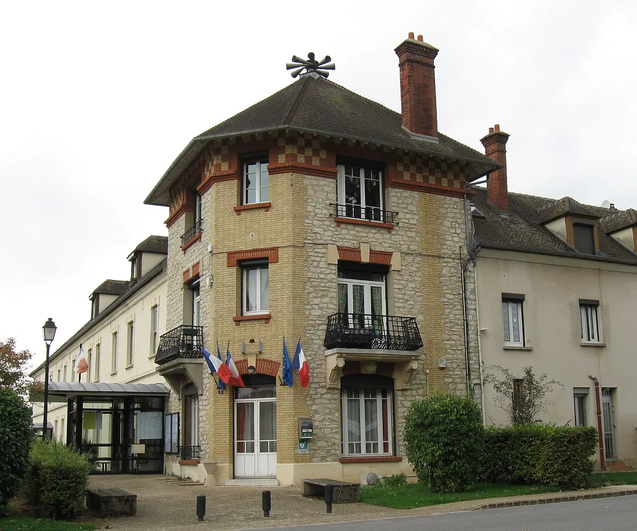 Mairie de Compans (département de la Seine-et-Marne, région Île-de-France).