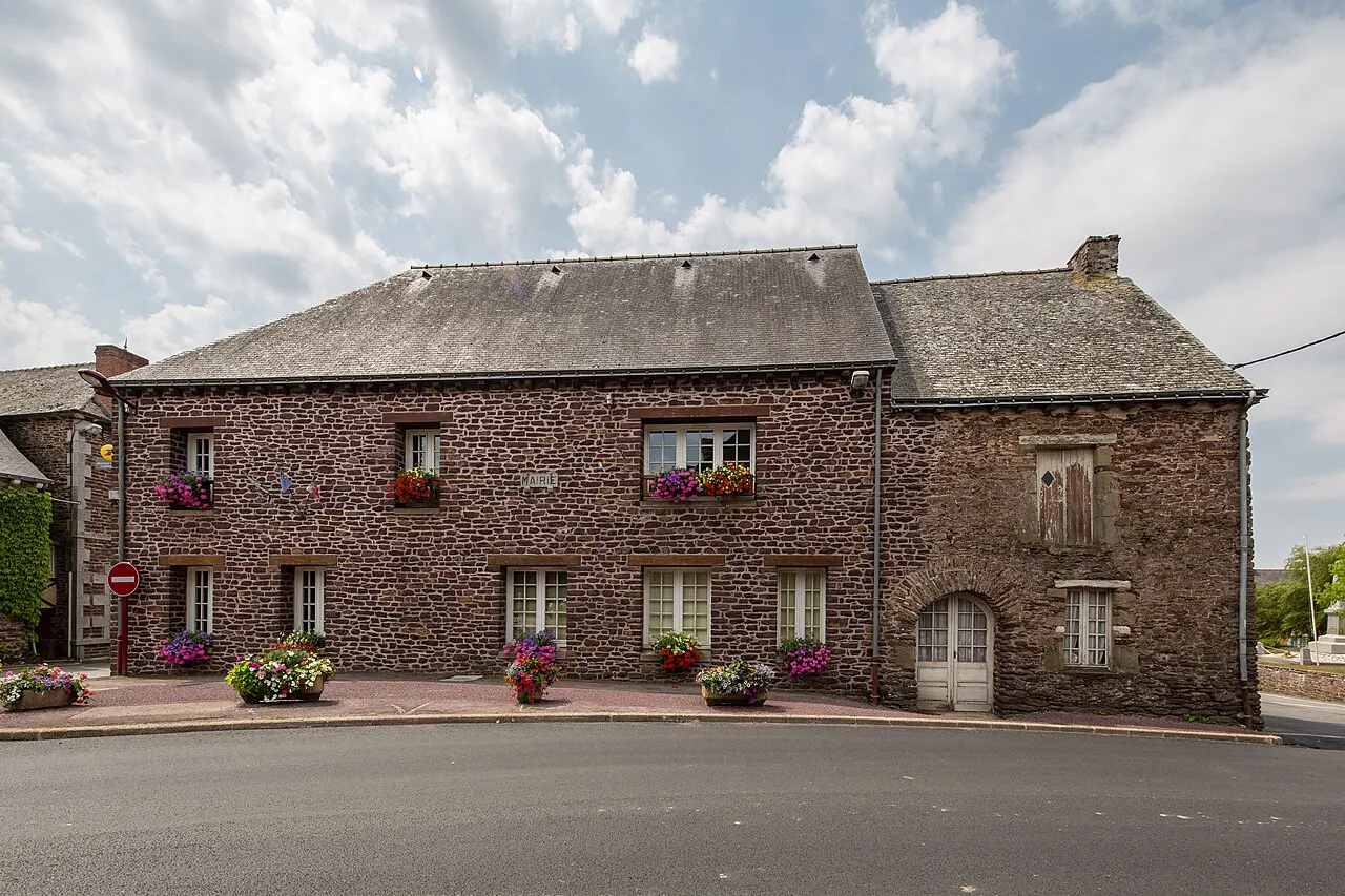 Mairie de Concoret (France).