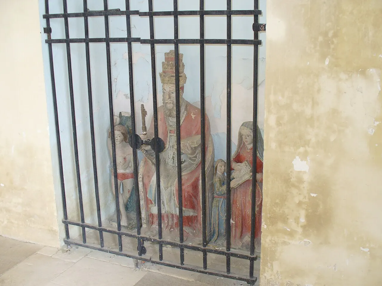 Statuaire de l'église de Consigny , photo Alain BERNARD 10 juillet 2005