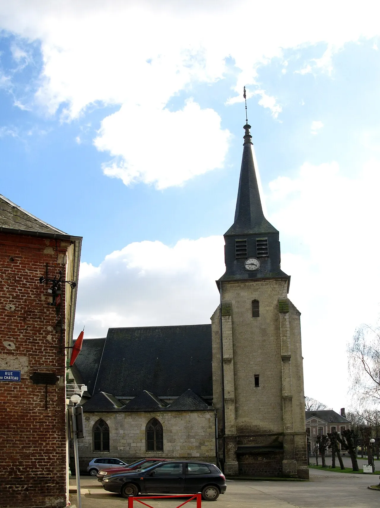 Contay (Somme, France) - L'église (façade Nord).