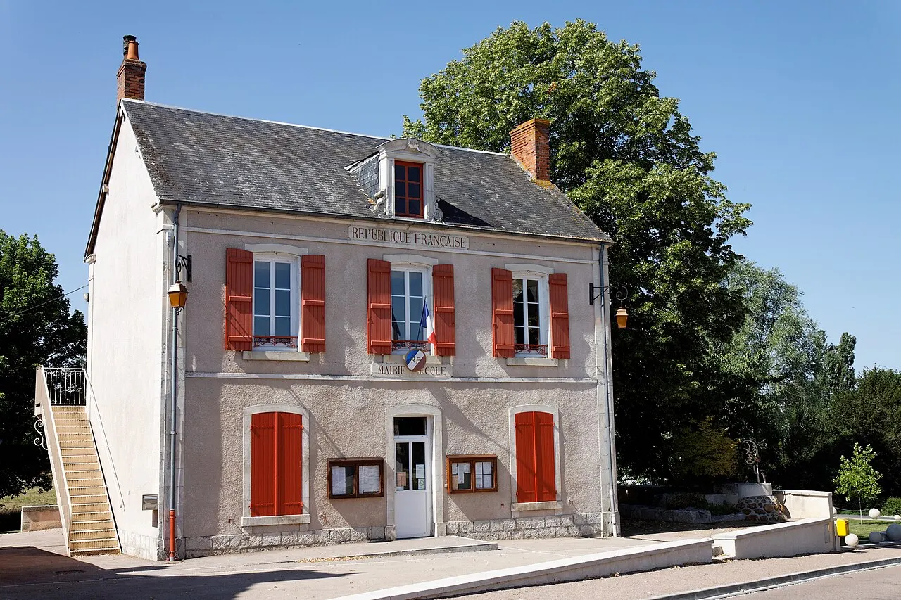Mairie de l'ancienne commune de Cours.