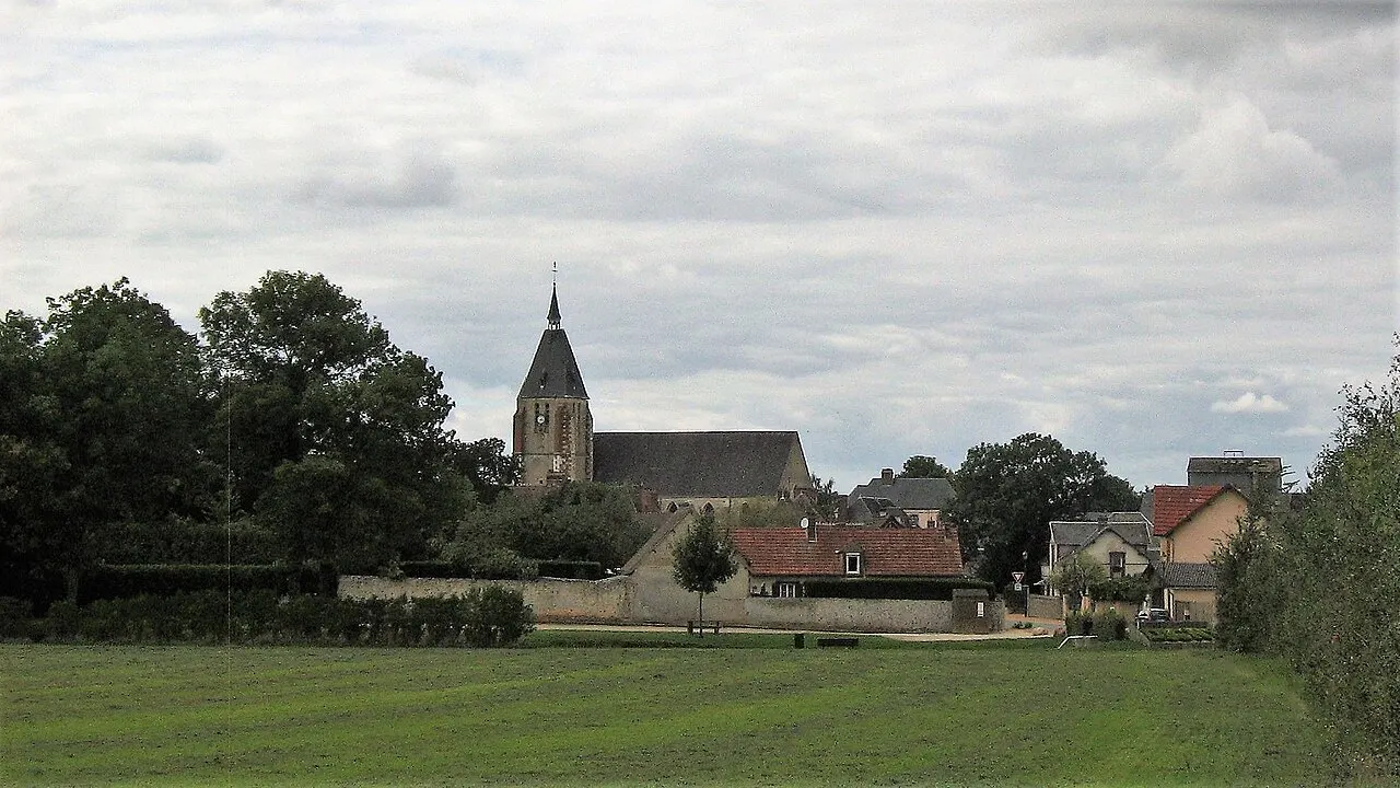 Vu du village de Digny en Eure-et-Loir (France) depuis la route de Chartres