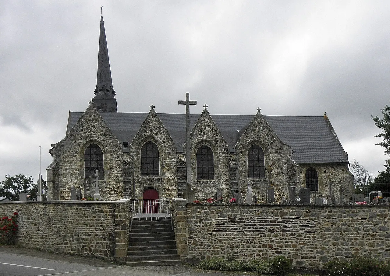 Église Saint-Pierre de Drouges (35). Façade méridionale.