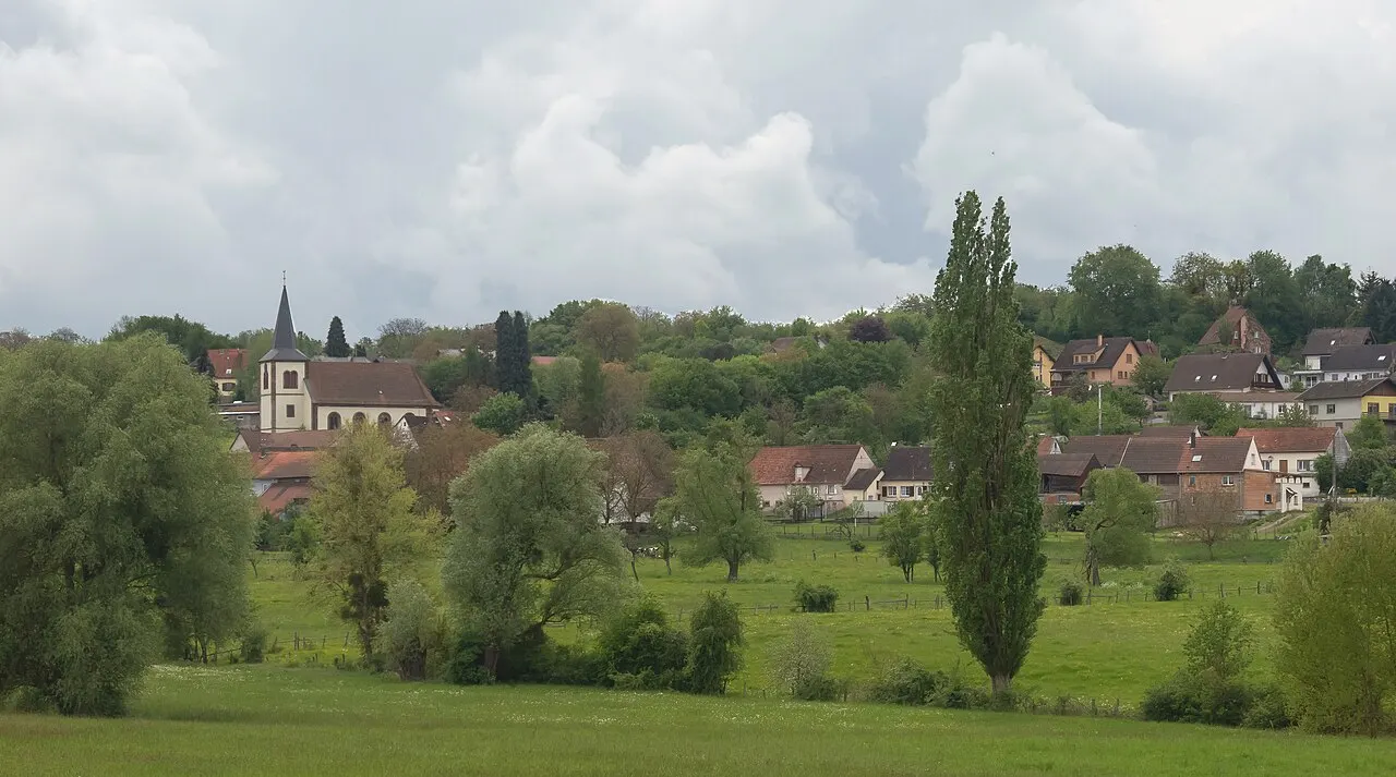Durstel, vue sur la village avec l'église protestante