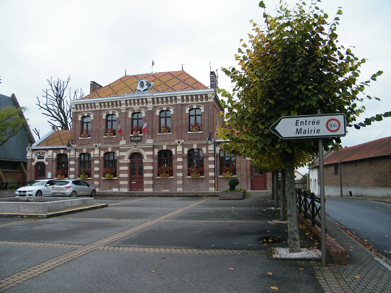 Mairie de Dury, Somme, France.