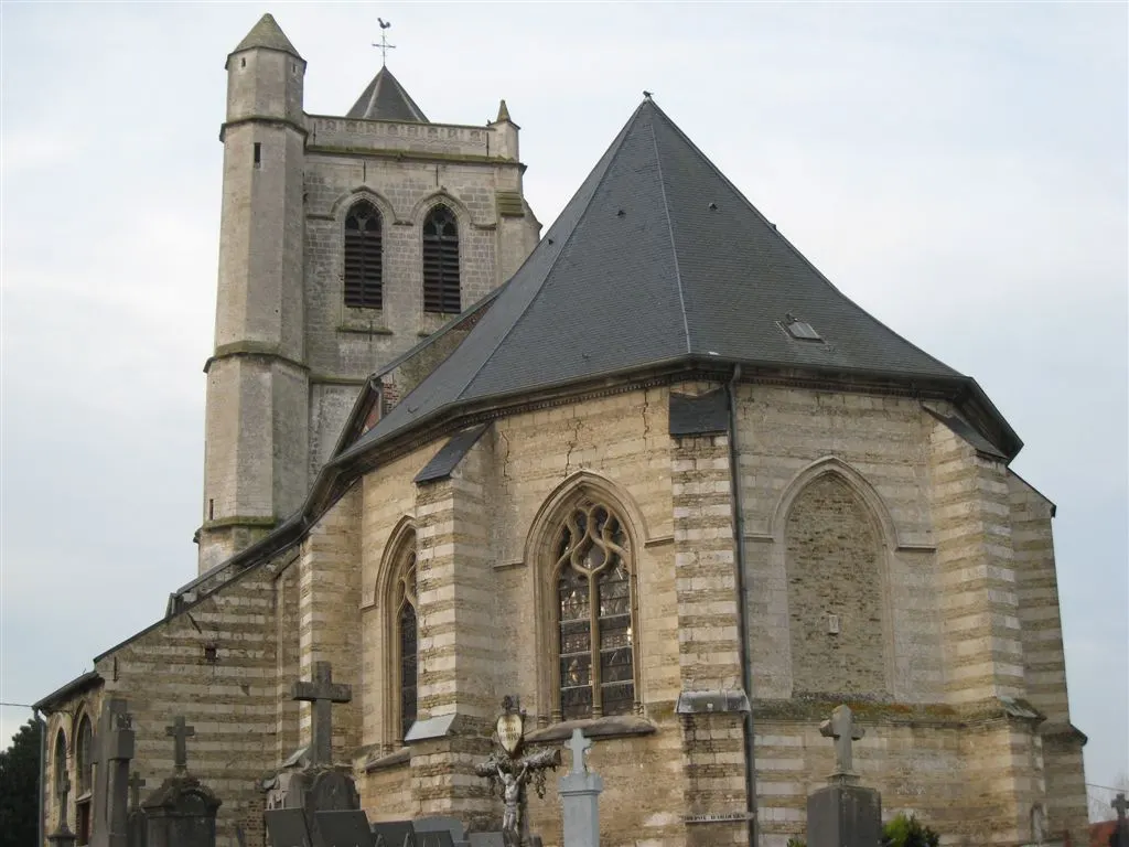 Ceci est la plus belle église de France Son magnifique clocher fait la luminiosité du village Love love love <3<3<3 Eglise Saint-Leger…