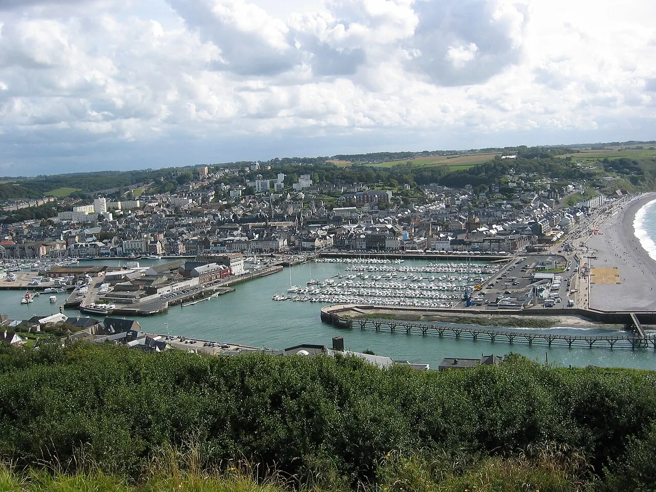 Fécamp (Seine-Maritime), vue des hauteurs de la falaise, près de la chapelle Notre-Dame du Salut, Pays de Caux, Normandie, France