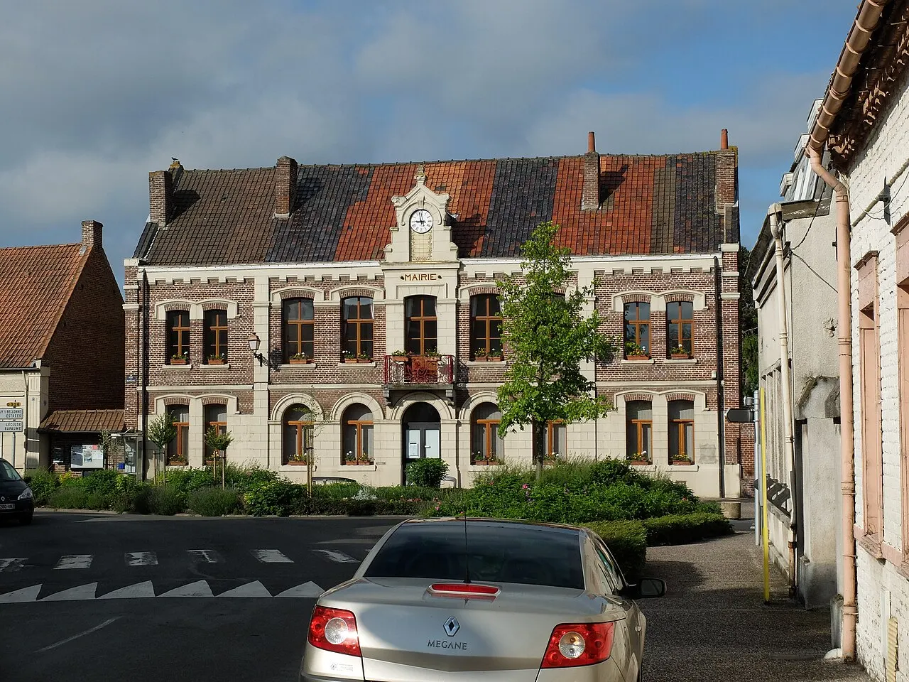 Vue de la mairie de Férin.